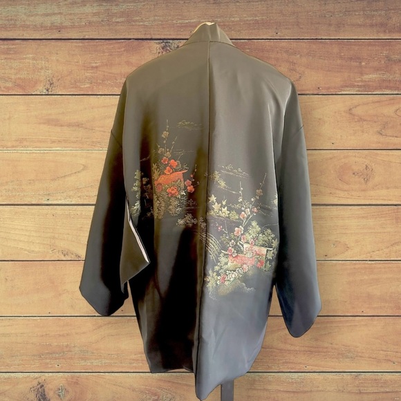 Japanese Traditional Black Haori Kimono Jacket - Picture 2 of 16